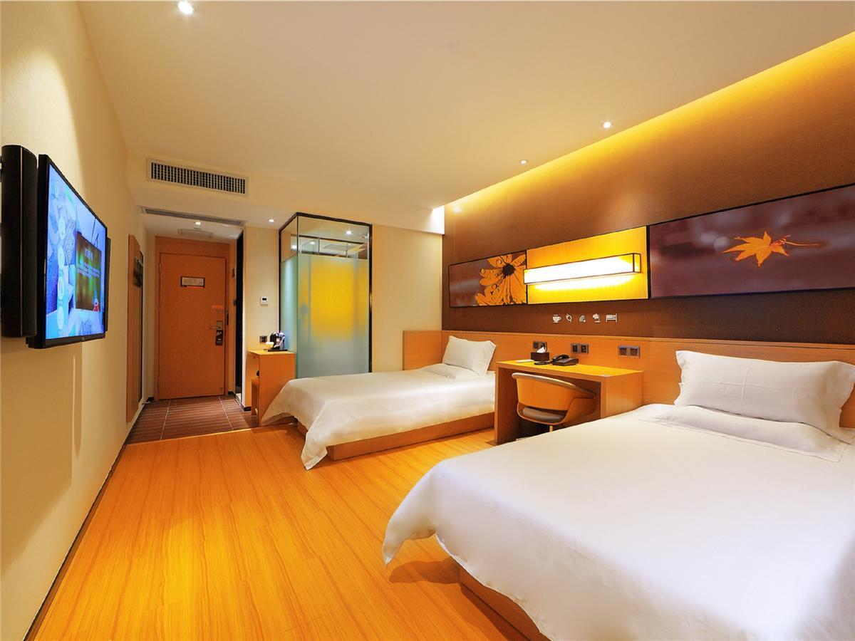 Iu Hotel Zhanjiang Haibin Avenue Xinhaimingchen מראה חיצוני תמונה