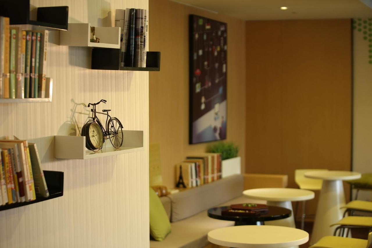 Iu Hotel Zhanjiang Haibin Avenue Xinhaimingchen מראה חיצוני תמונה
